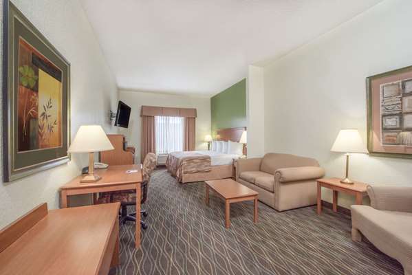  - Baymont Inn & Suites Pearsall