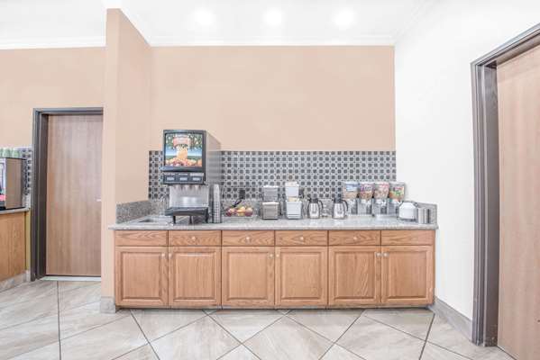  - Baymont Inn & Suites Pearsall