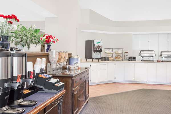  - Hawthorn Suites by Wyndham Green Bay