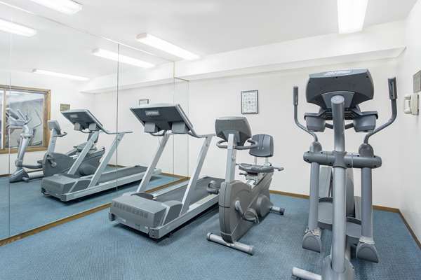 Fitness/ Exercise Room - Hawthorn Suites by Wyndham Green Bay