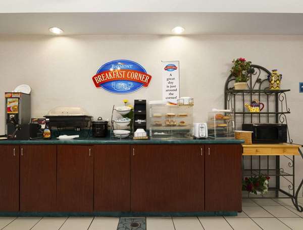  - Baymont Inn & Suites Crossville - I-40, Exit 317