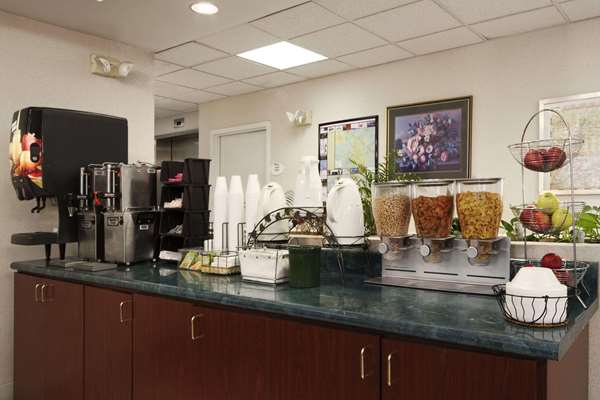  - Baymont Inn & Suites Crossville - I-40, Exit 317