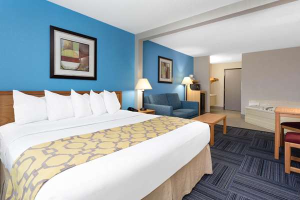 Suite - Baymont Inn & Suites Marinette