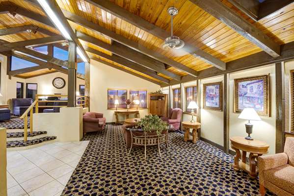  - Super 8 Hotel Hutchinson