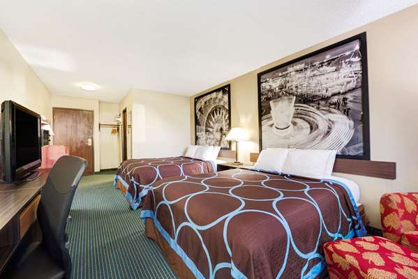  - Super 8 Hotel Hutchinson
