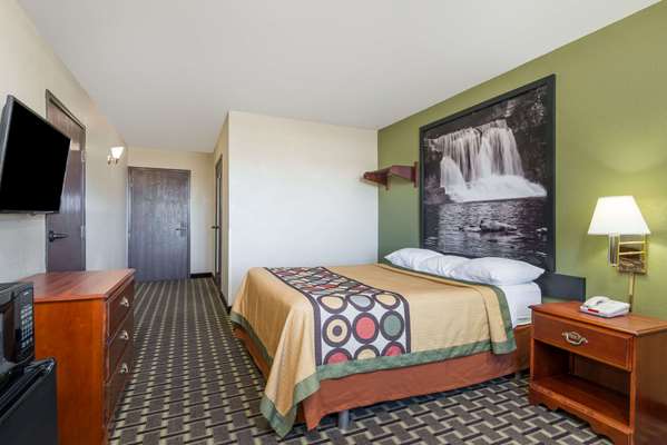  - Super 8 Hotel Madison