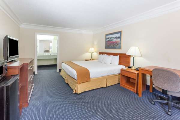 Suite - Super 8 Motel Convention Center Area Dalton - I-75, Exit 333