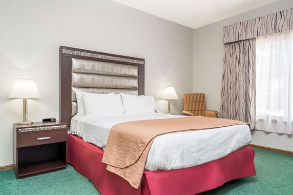  - Days Inn Hutchinson