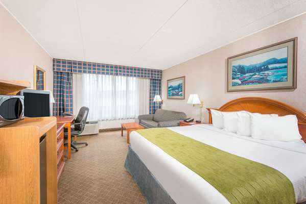  - Ramada Hotel Downtown Cumberland