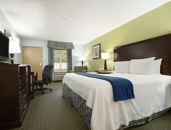  - Baymont Inn & Suites Mary Esther