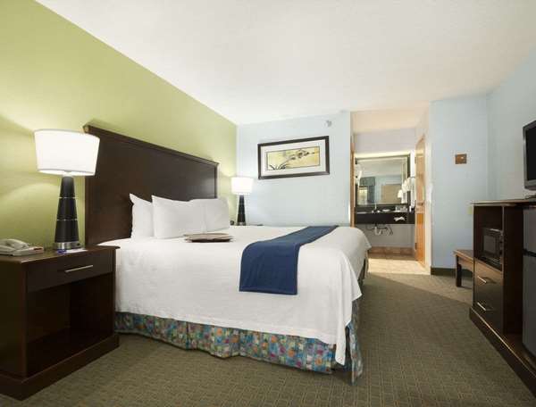  - Baymont Inn & Suites Mary Esther