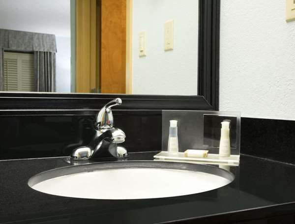  - Baymont Inn & Suites Mary Esther