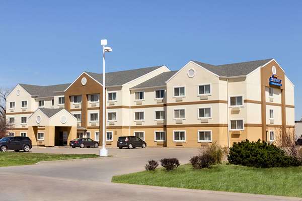 Exterior view - Baymont Inn & Suites Salina