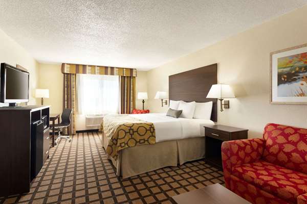 Suite - Baymont Inn & Suites Salina
