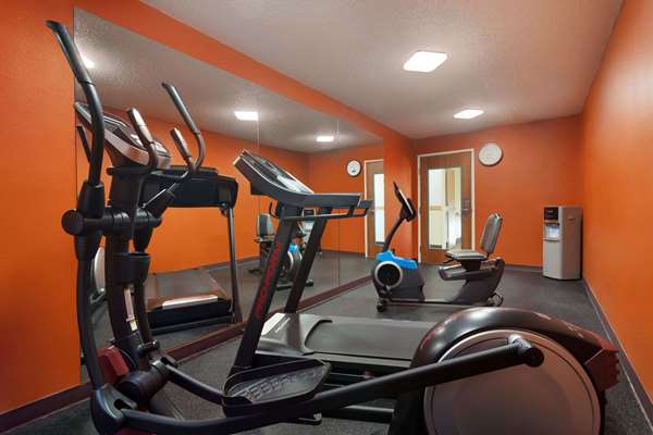 Fitness/ Exercise Room - Baymont Inn & Suites Salina