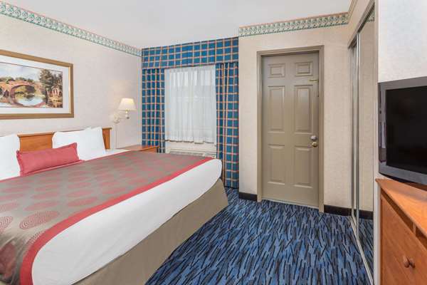  - Ramada Hotel Kent