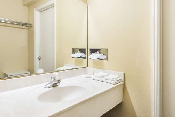  - Super 8 Hotel O'Fallon - I-64, Exit 19