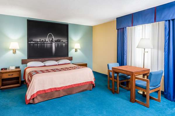 Suite - Super 8 Hotel O'Fallon - I-64, Exit 19