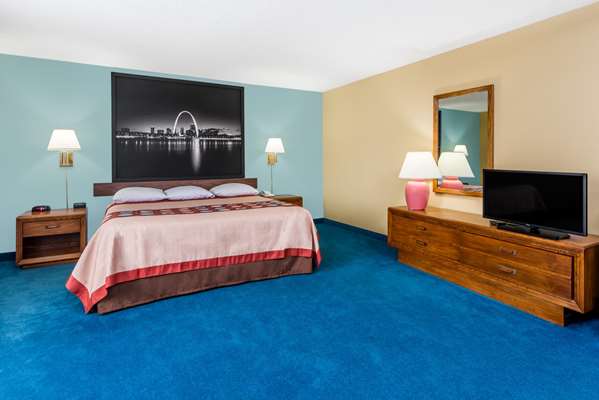 Suite - Super 8 Hotel O'Fallon - I-64, Exit 19