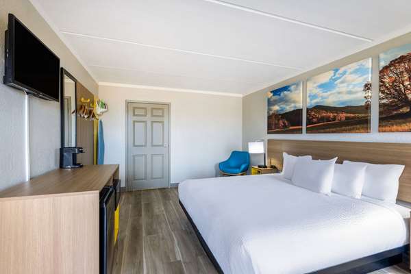  - Days Inn Northwest Fayetteville