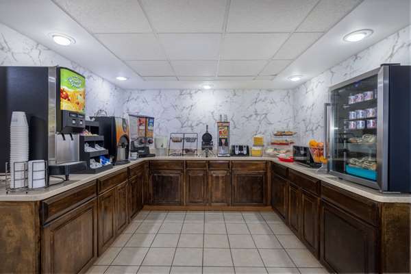  - Days Inn Northwest Fayetteville