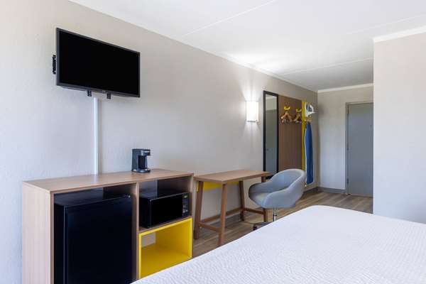  - Days Inn Northwest Fayetteville