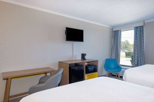  - Days Inn Northwest Fayetteville