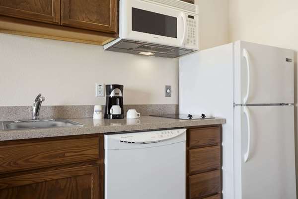  - Days Inn & Suites East Columbus