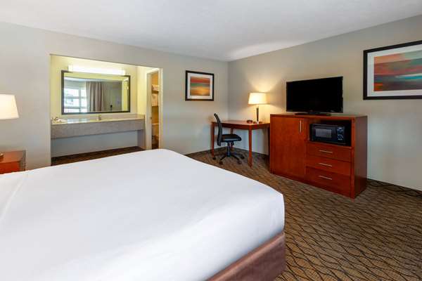  - Baymont Inn & Suites St Ignace - I-75, Exit 344
