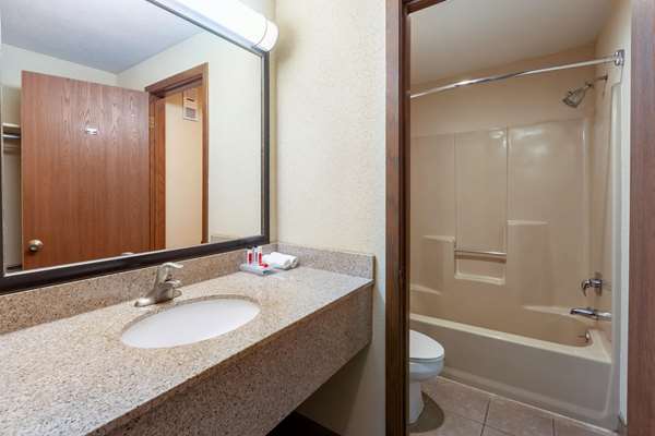  - Baymont Inn & Suites St Ignace - I-75, Exit 344