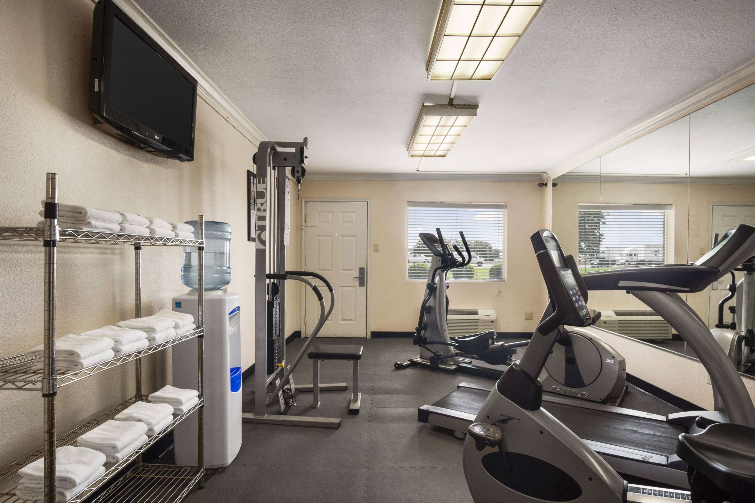 Fitness Center | Baymont by Wyndham Beaumont