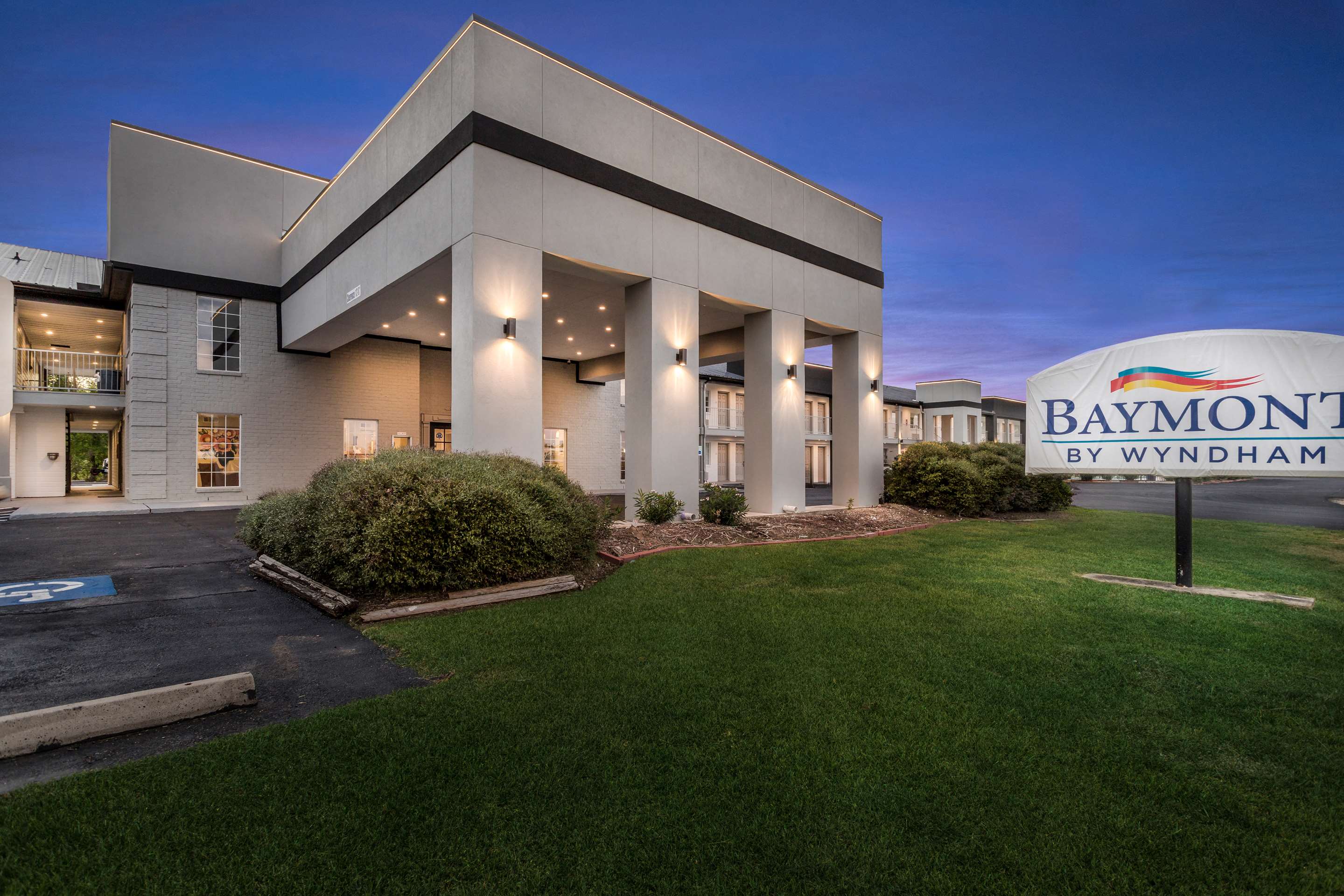Exterior | Baymont by Wyndham Beaumont