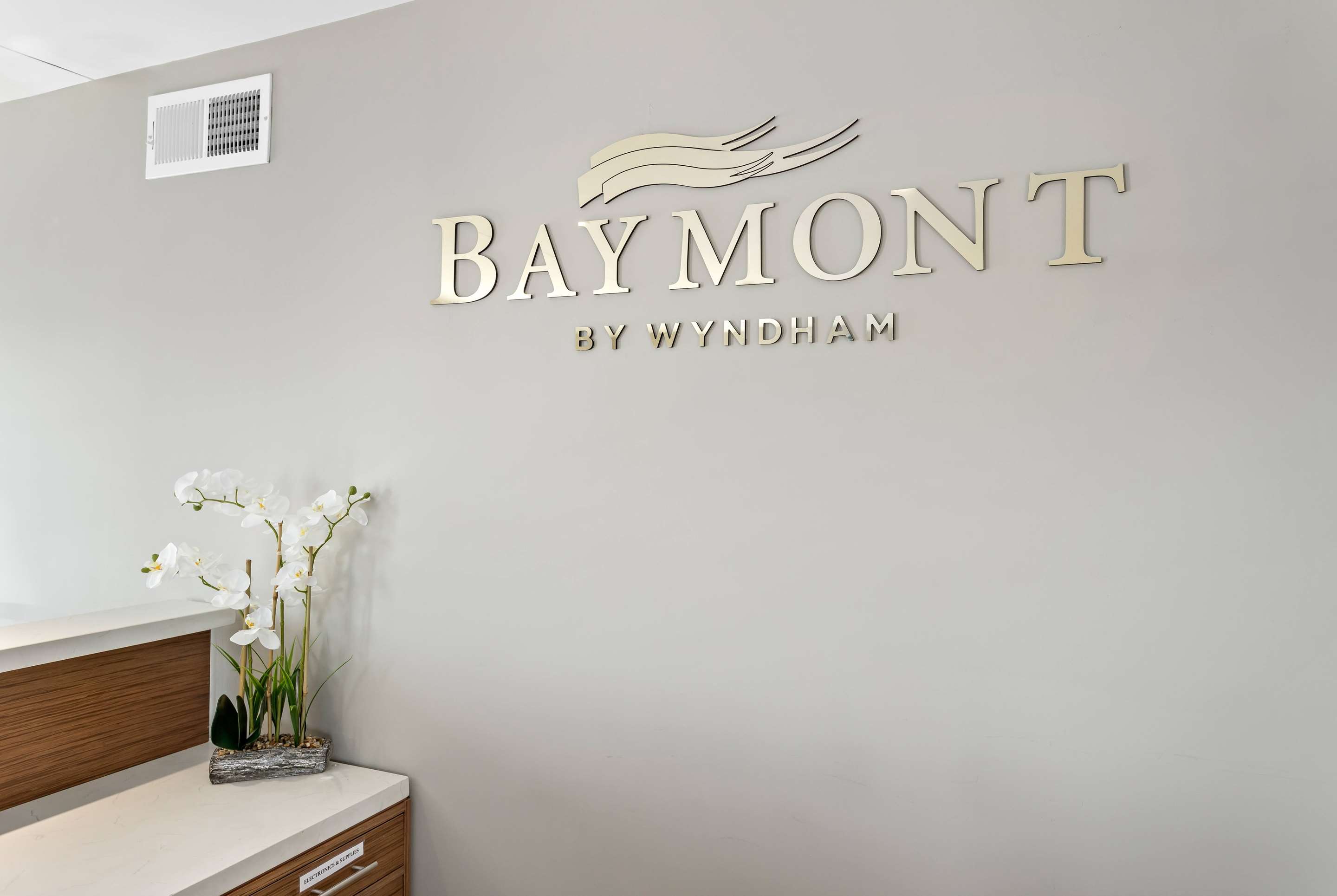 Lobby | Baymont by Wyndham Beaumont