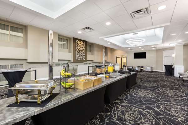  - Ramada Hotel Airport Des Moines