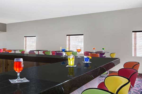 Restaurant - Ramada Hotel Airport Des Moines