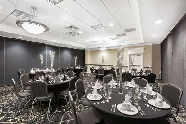  - Ramada Hotel Airport Des Moines