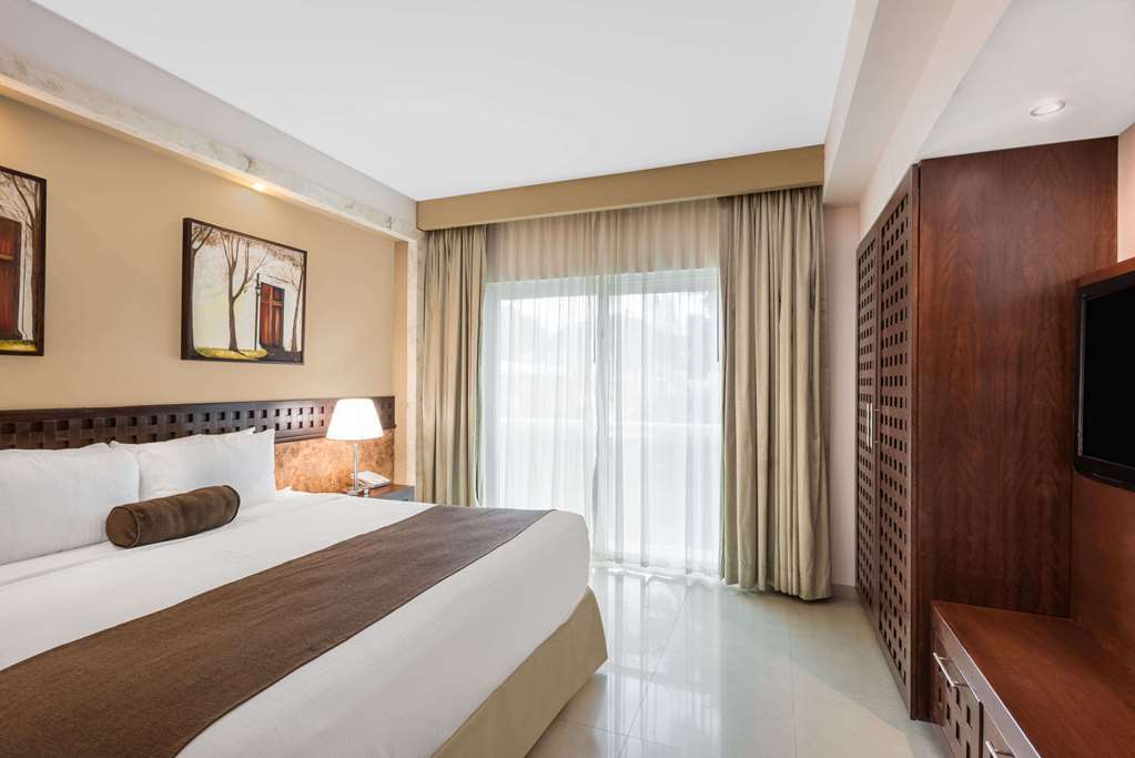 WYNDHAM MERIDA-guestroom-Guest Room,Suite,On-Site.jpg