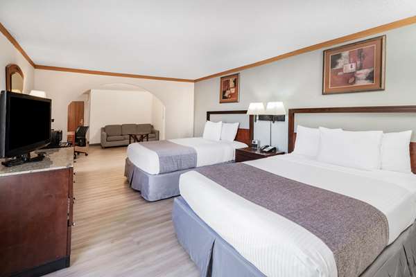 Suite - Baymont Inn & Suites Hinesville