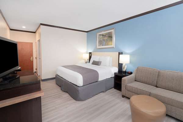  - Baymont Inn & Suites Hinesville