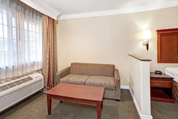  - Super 8 Motel Cypress