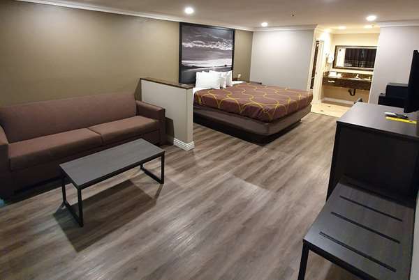  - Super 8 Motel Cypress