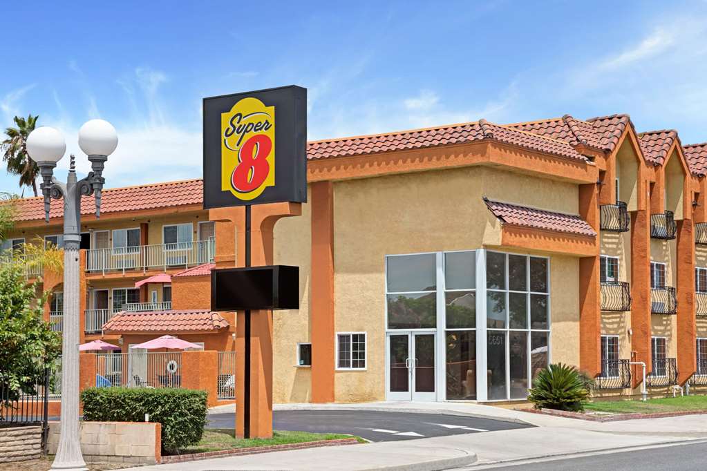 Super 8 Cypress Buena Vista Area
