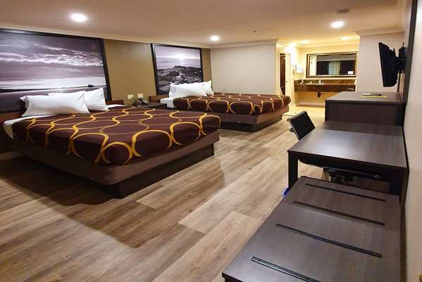  - Super 8 Motel Cypress