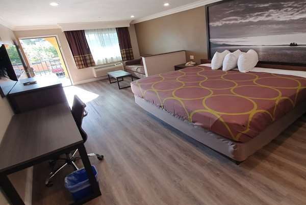  - Super 8 Motel Cypress