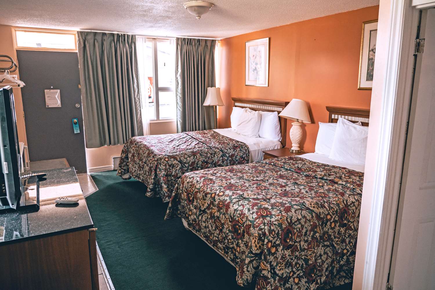 Knights Inn Burlington, ON See Discounts