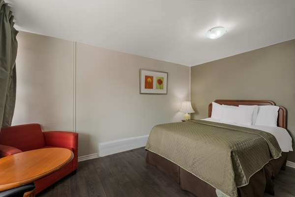 Suite - Knights Inn Burlington