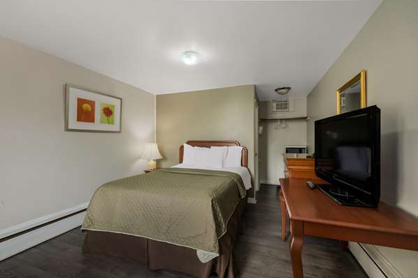 Suite - Knights Inn Burlington