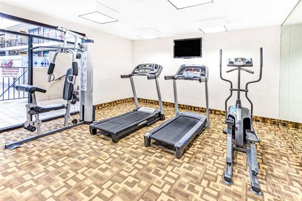 Fitness/ Exercise Room - Wyndham Hotel DTW Airport Romulus