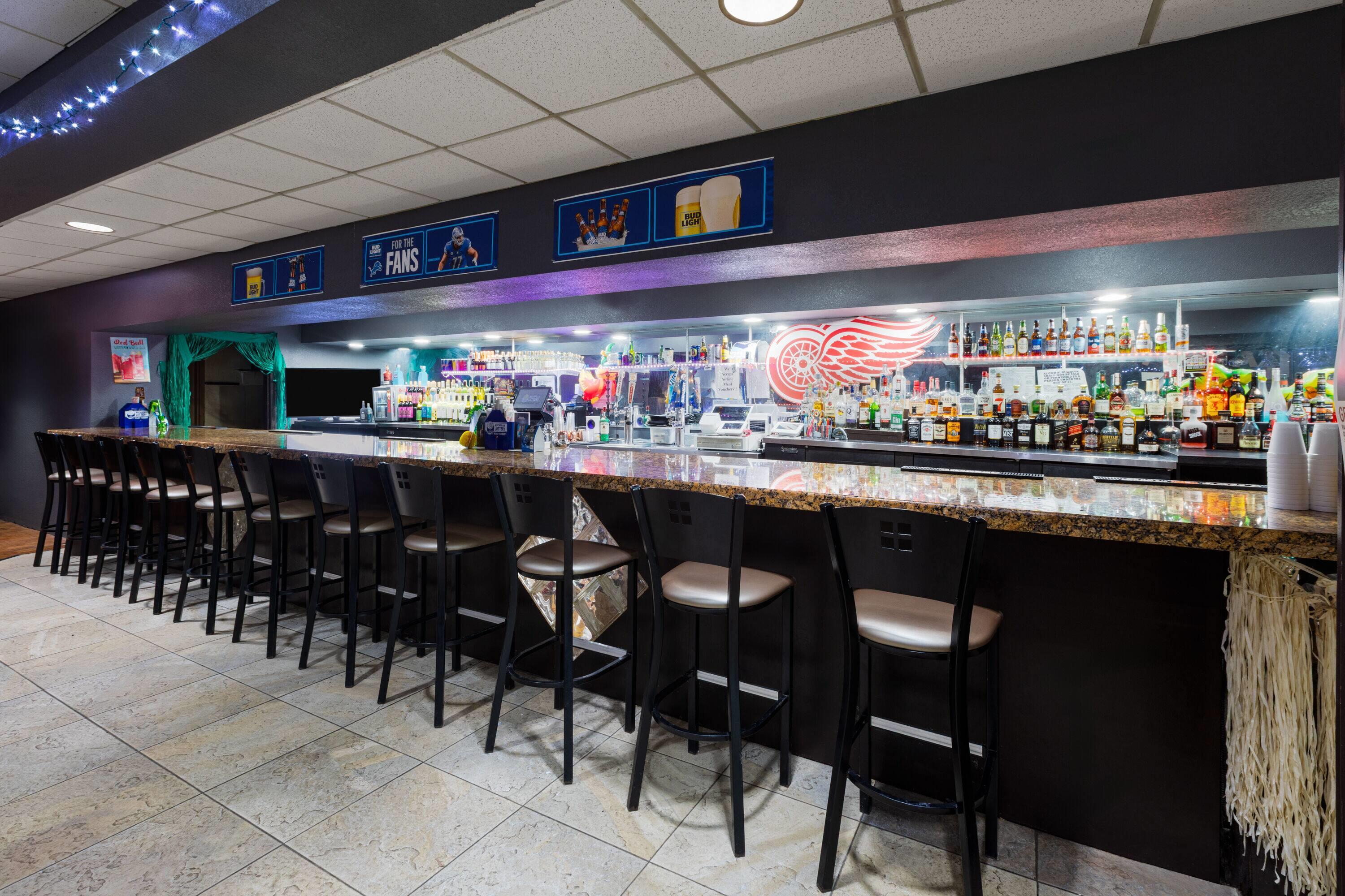 BarLounge | Wyndham Garden Detroit Metro Airport