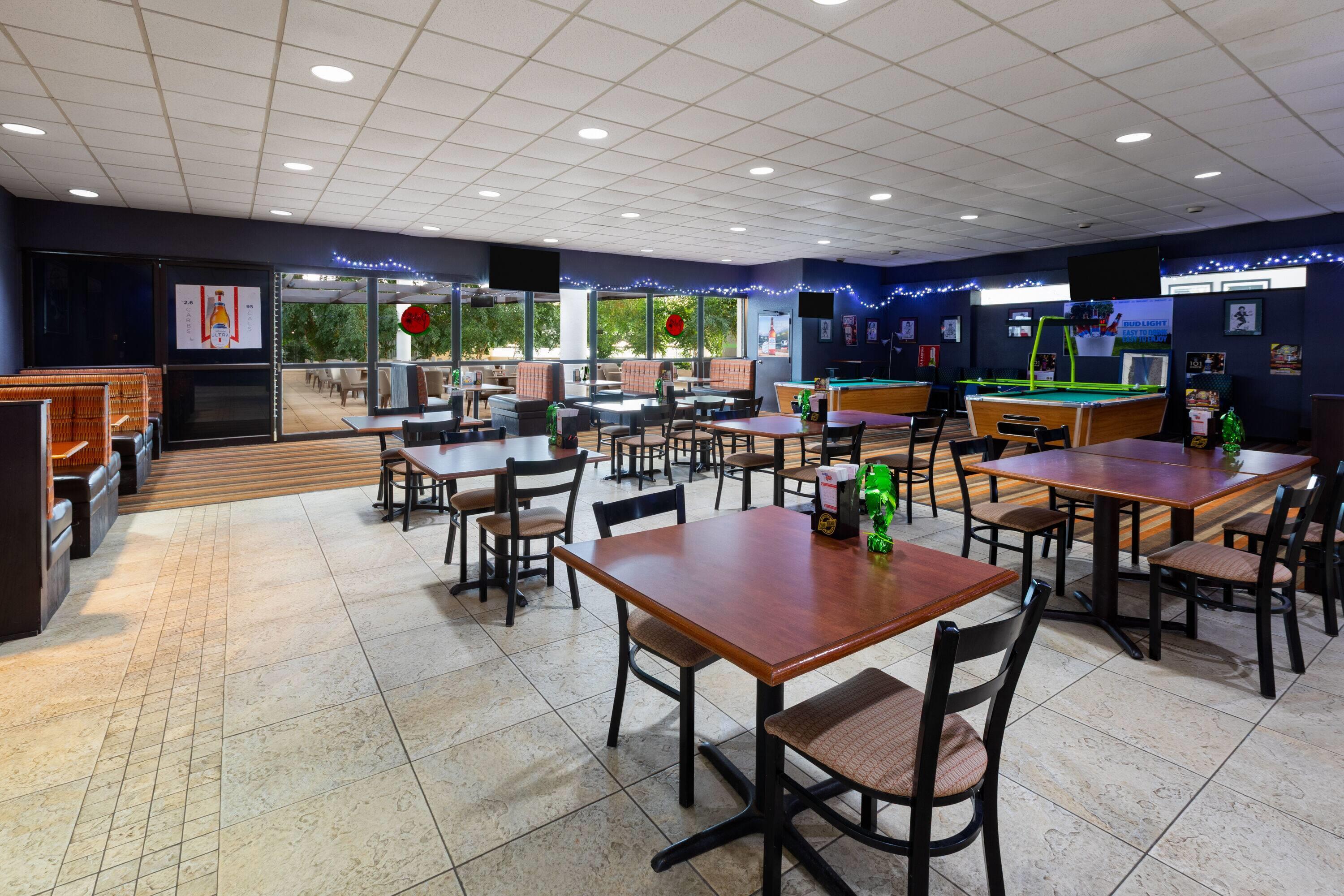 BarLounge | Wyndham Garden Detroit Metro Airport